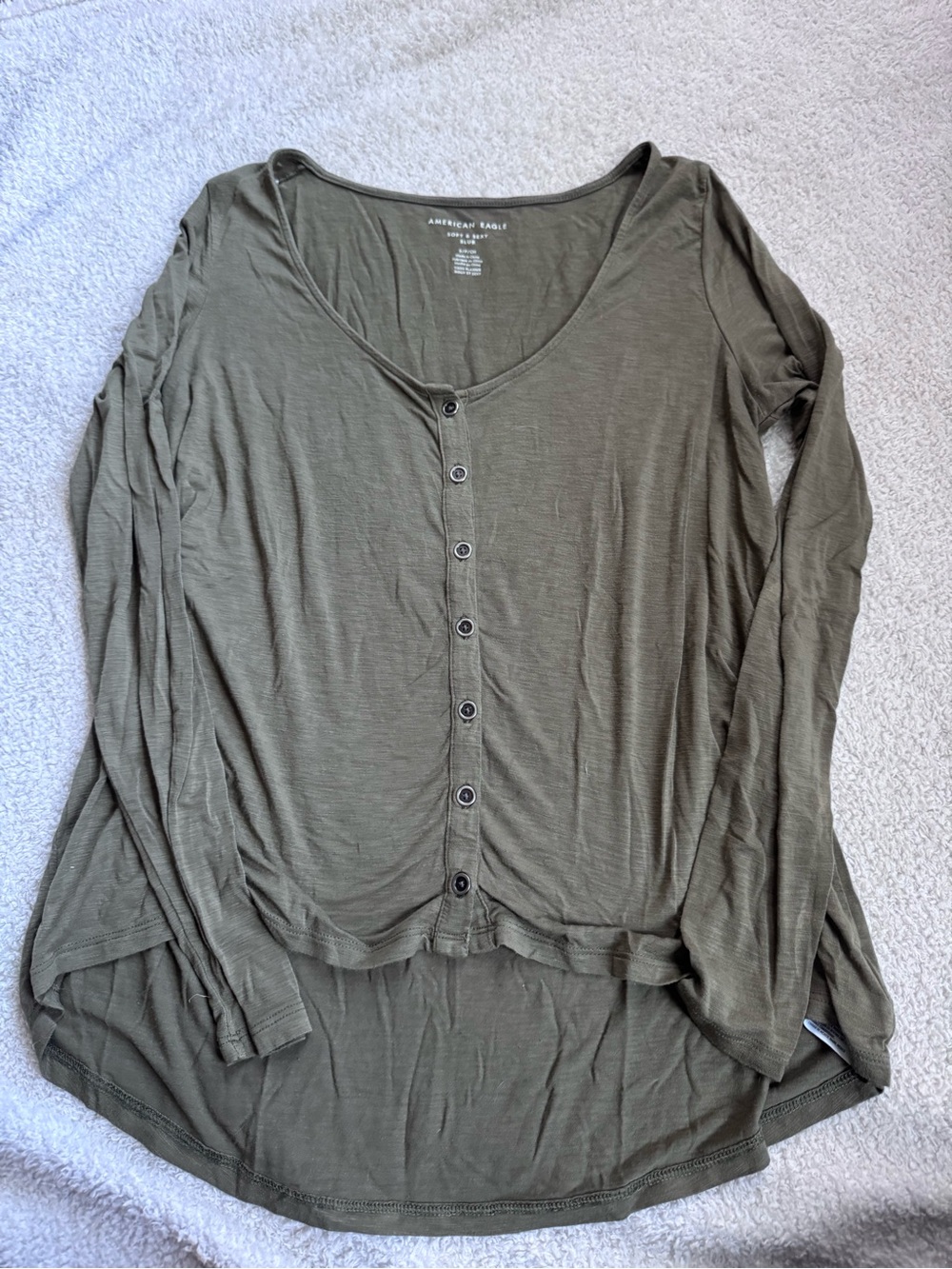 American Eagle Outfitters Olive Button-Front Long Sleeve Top